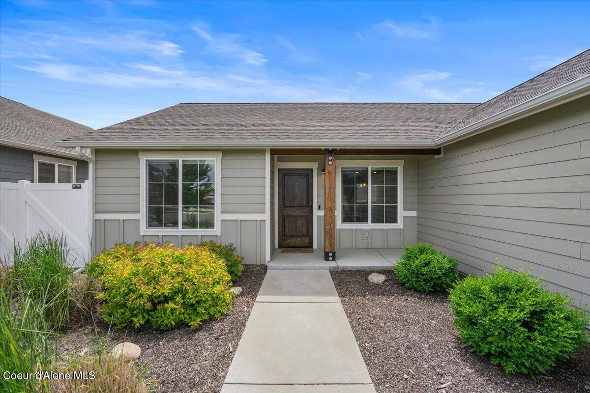 8544 West Seed Avenue Rathdrum, ID 83858 - Photo 11 of 41 11-Front Entrance