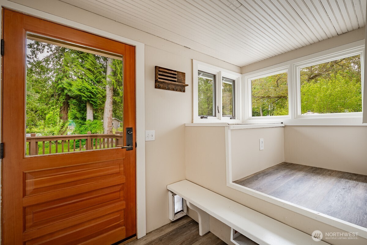 4478 Rural Avenue Bellingham, WA 98226 - Photo 21 of 40 a room with window