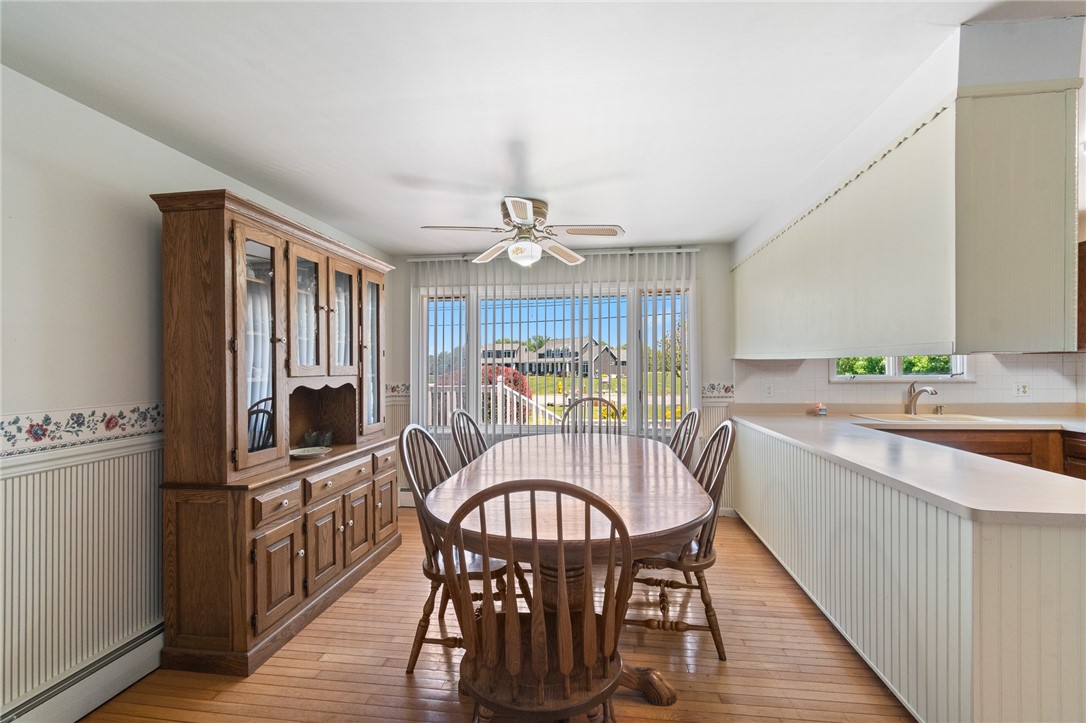 6075 Arbor Road Ontario, NY 14519 - Photo 9 of 27 Dining room