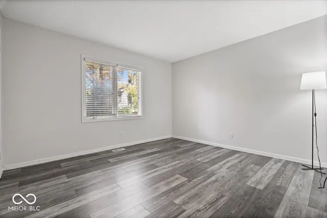 $379,900 | 10946 Geist Woods S Drive, Indianapolis, IN 46256