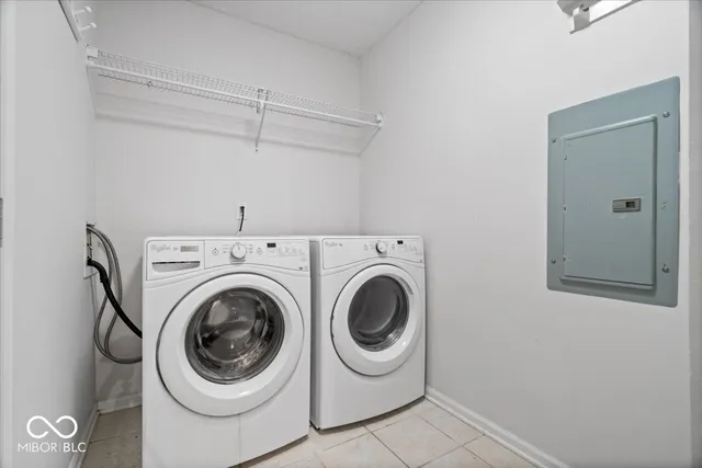 $379,900 | 10946 Geist Woods S Drive, Indianapolis, IN 46256