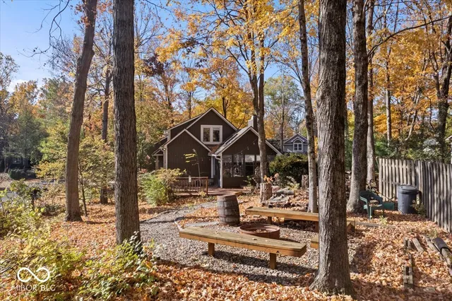 $379,900 | 10946 Geist Woods S Drive, Indianapolis, IN 46256