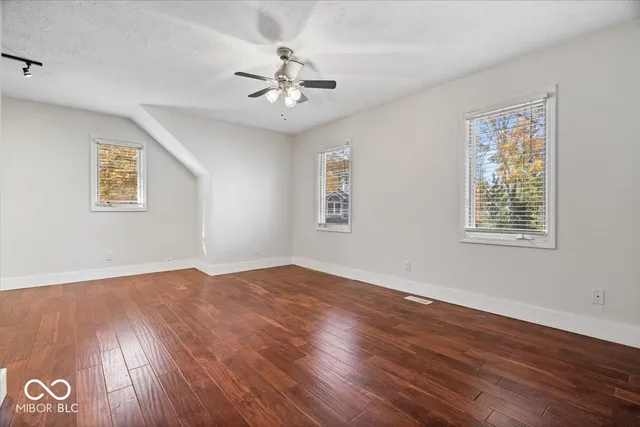 $379,900 | 10946 Geist Woods S Drive, Indianapolis, IN 46256