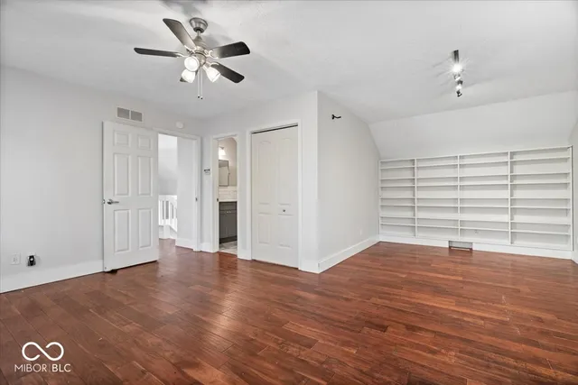 $379,900 | 10946 Geist Woods S Drive, Indianapolis, IN 46256