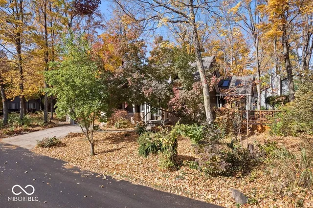 $379,900 | 10946 Geist Woods S Drive, Indianapolis, IN 46256