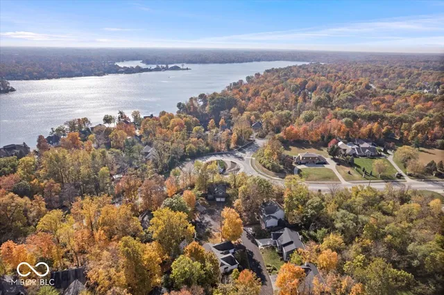 $379,900 | 10946 Geist Woods S Drive, Indianapolis, IN 46256
