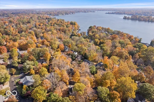 $379,900 | 10946 Geist Woods S Drive, Indianapolis, IN 46256