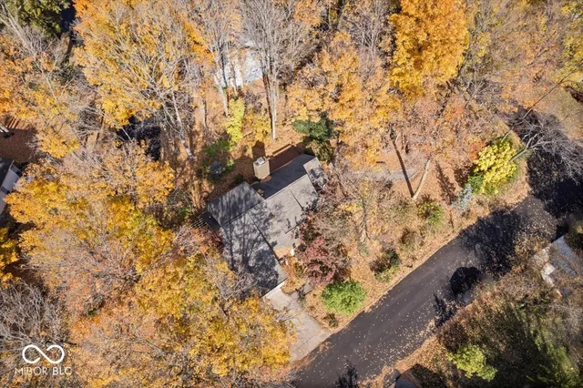 $379,900 | 10946 Geist Woods S Drive, Indianapolis, IN 46256