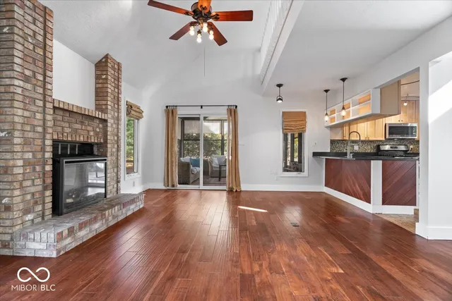 $379,900 | 10946 Geist Woods S Drive, Indianapolis, IN 46256