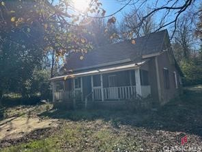 260 Spring Street Commerce, GA 30529 - Photo 2 of 17