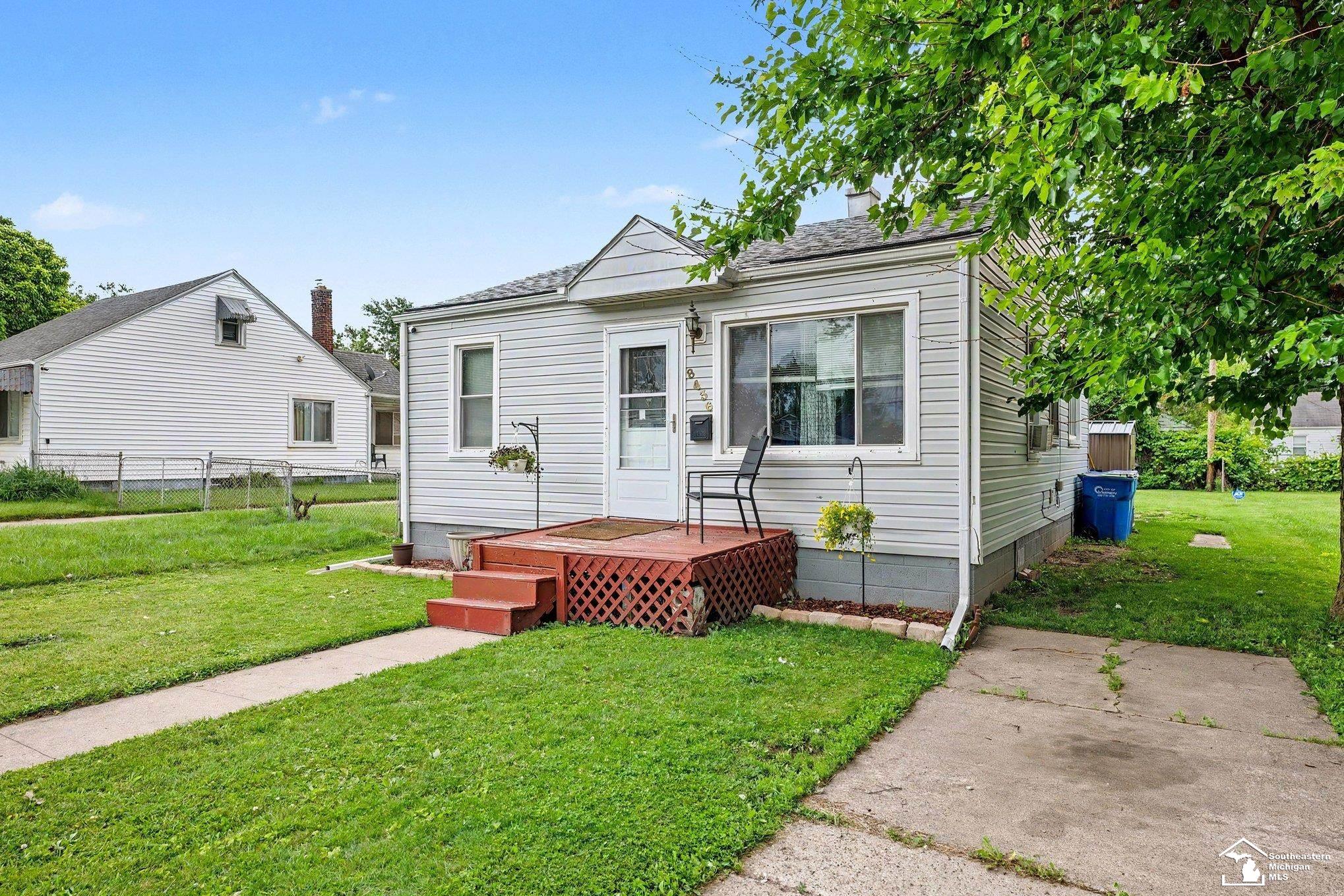 8436 Prospect Avenue Warren, MI 48089 - Photo 3 of 15
