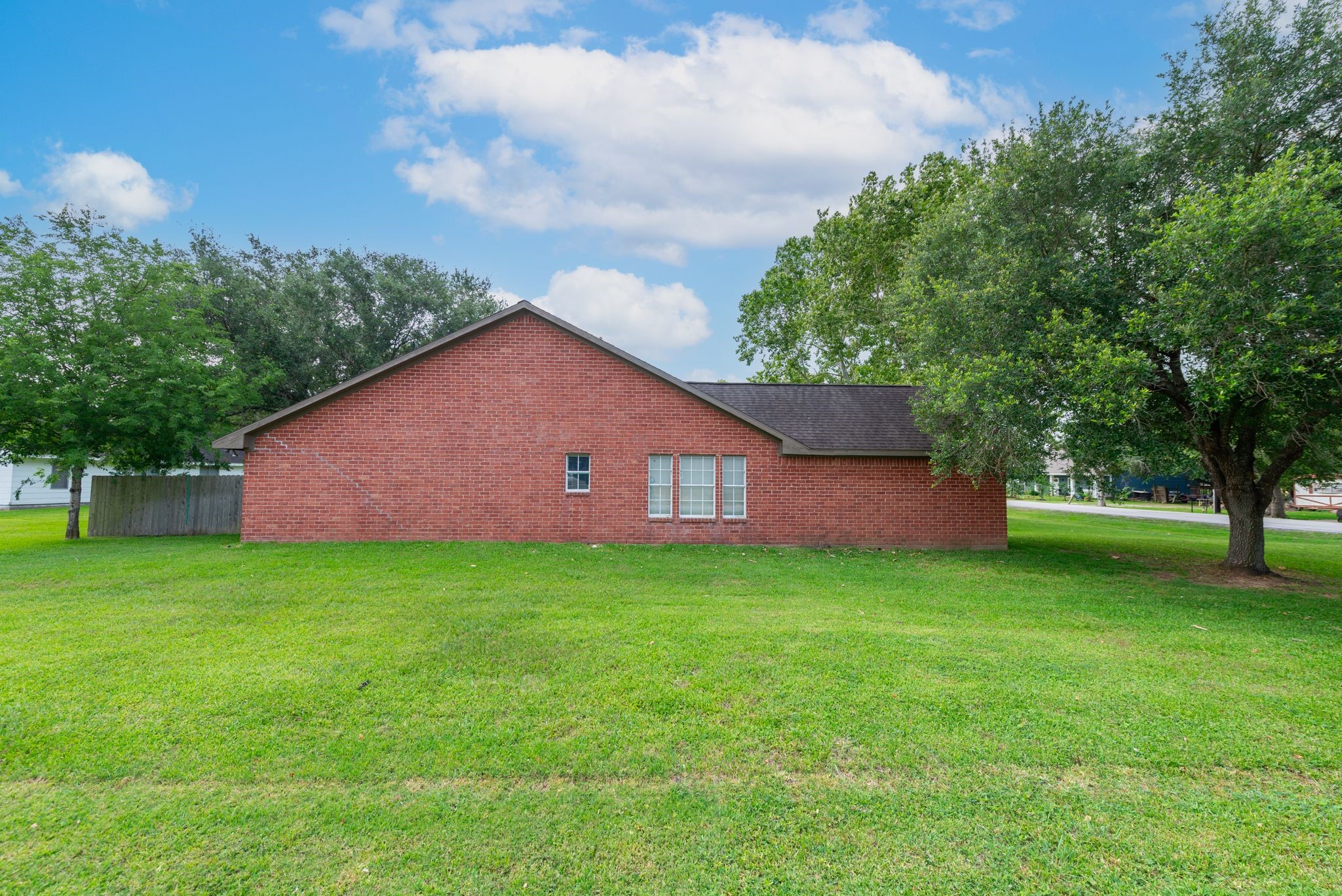 330 North 4th Street Beasley, TX 77417 - Photo 10 of 40