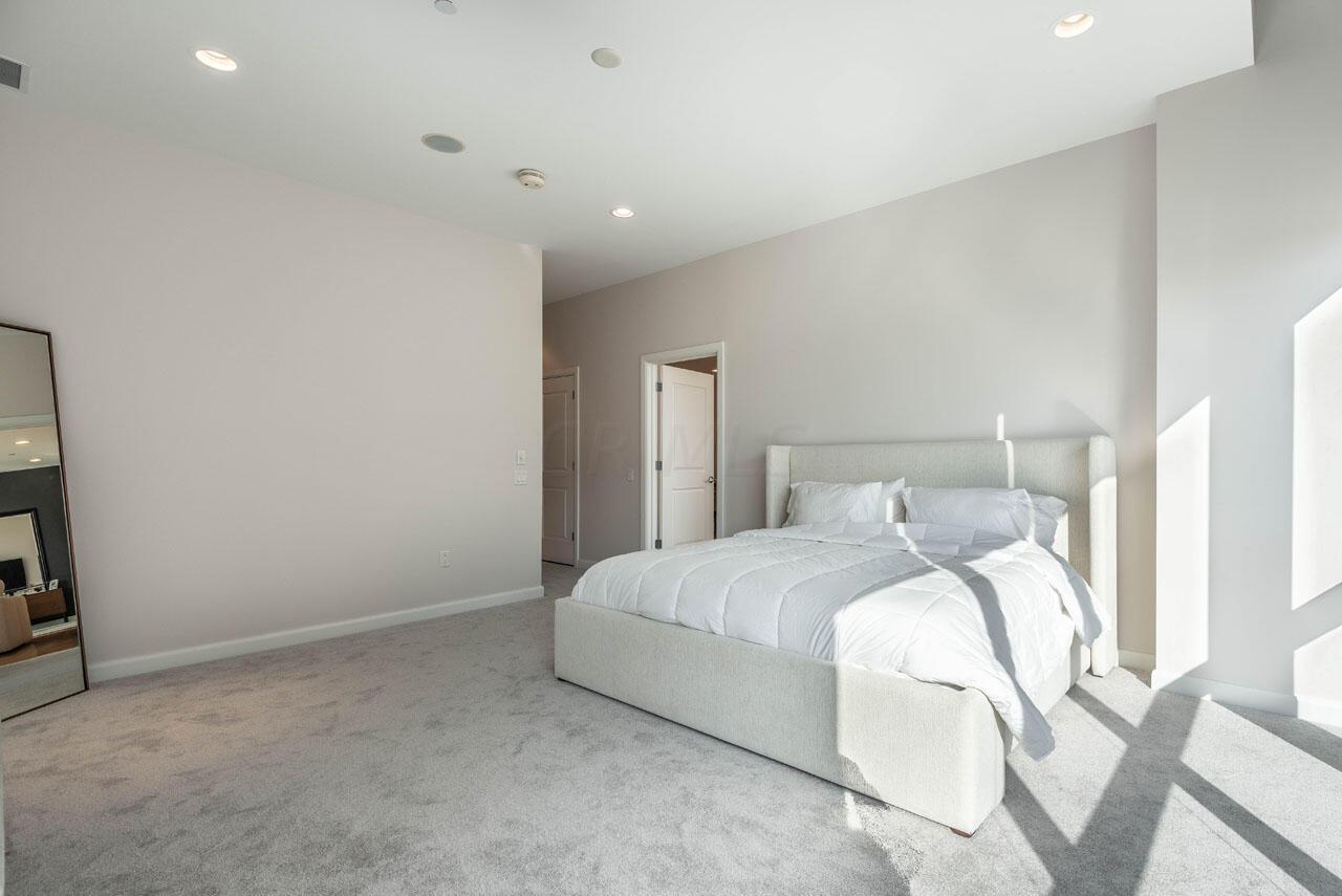 300 West Spring Street, Unit 501 Columbus, OH 43215 - Photo 17 of 19 Owner Suite