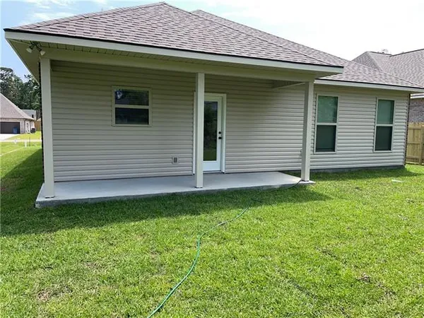 $2,300 | 19690 Calden Court, Covington, LA 70433