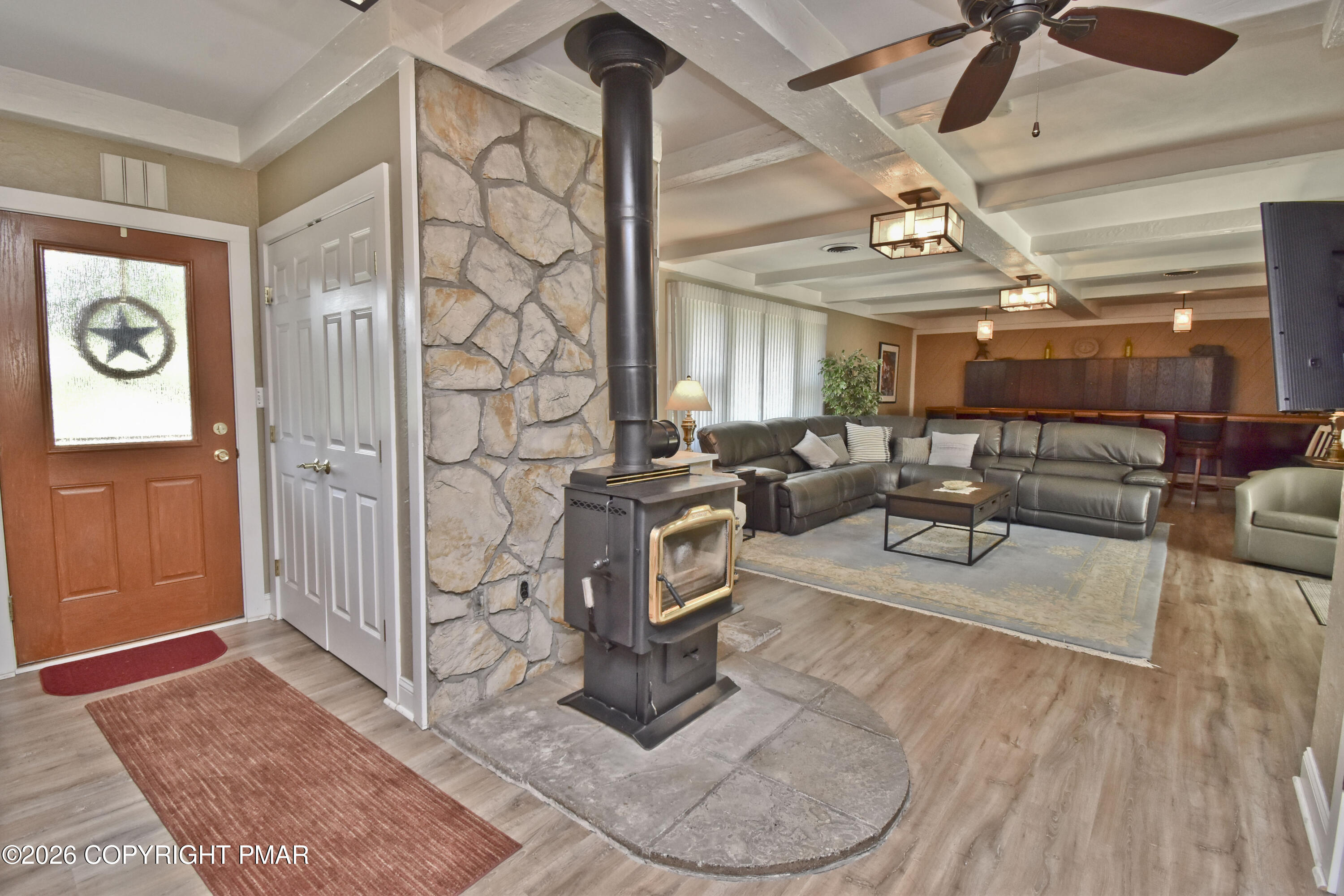 7515 Old Coach Road Stroudsburg, PA 18360 - Photo 3 of 59 2 Family Room (1)