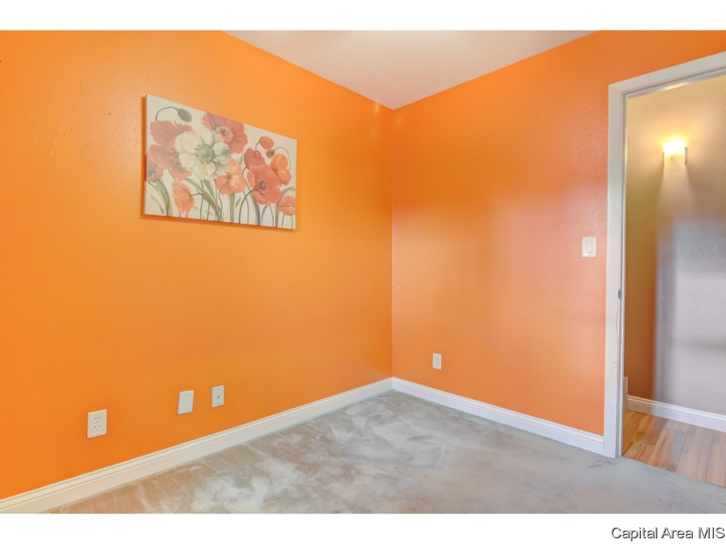 2521 Stokebridge Road Springfield, IL 62702 - Photo 19 of 36