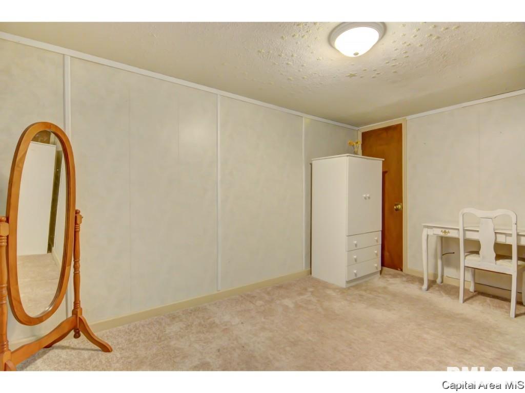 2521 Stokebridge Road Springfield, IL 62702 - Photo 21 of 36