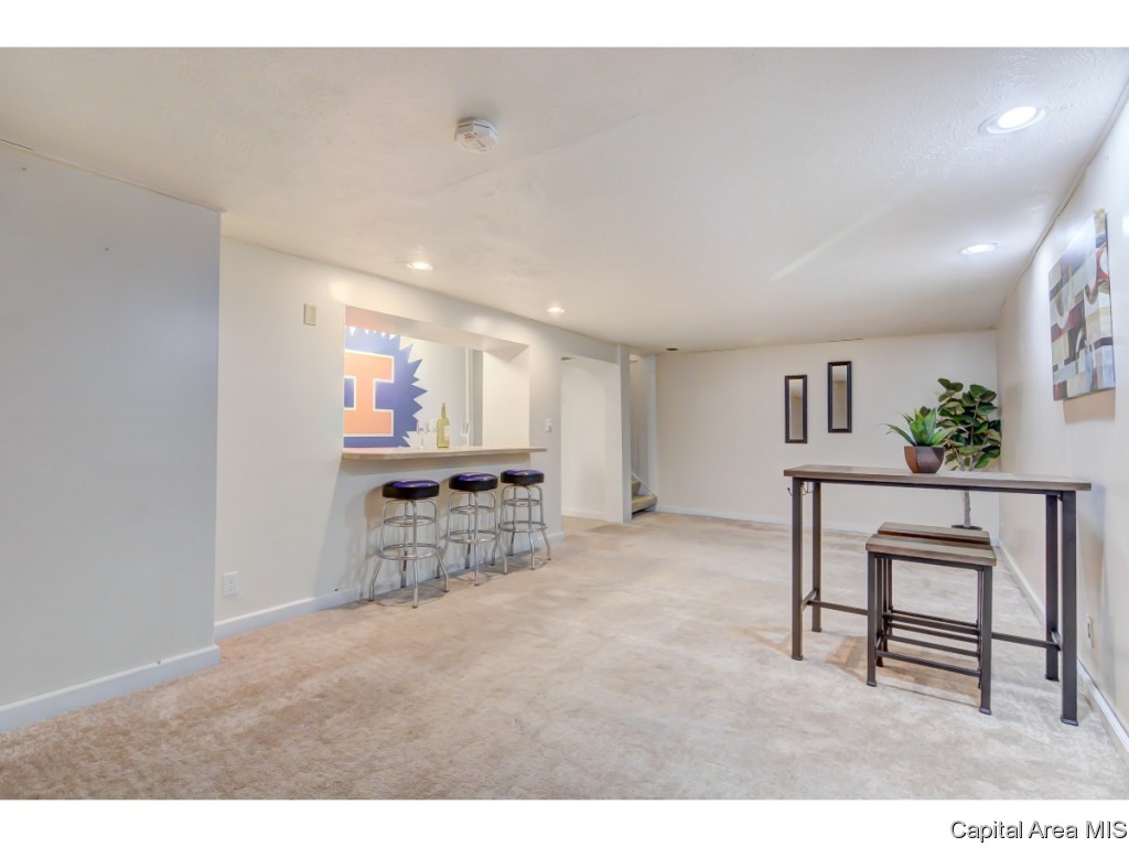 2521 Stokebridge Road Springfield, IL 62702 - Photo 22 of 36