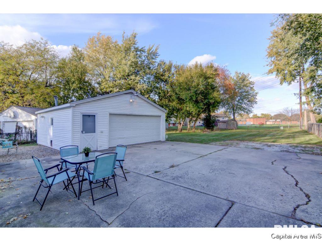 2521 Stokebridge Road Springfield, IL 62702 - Photo 29 of 36