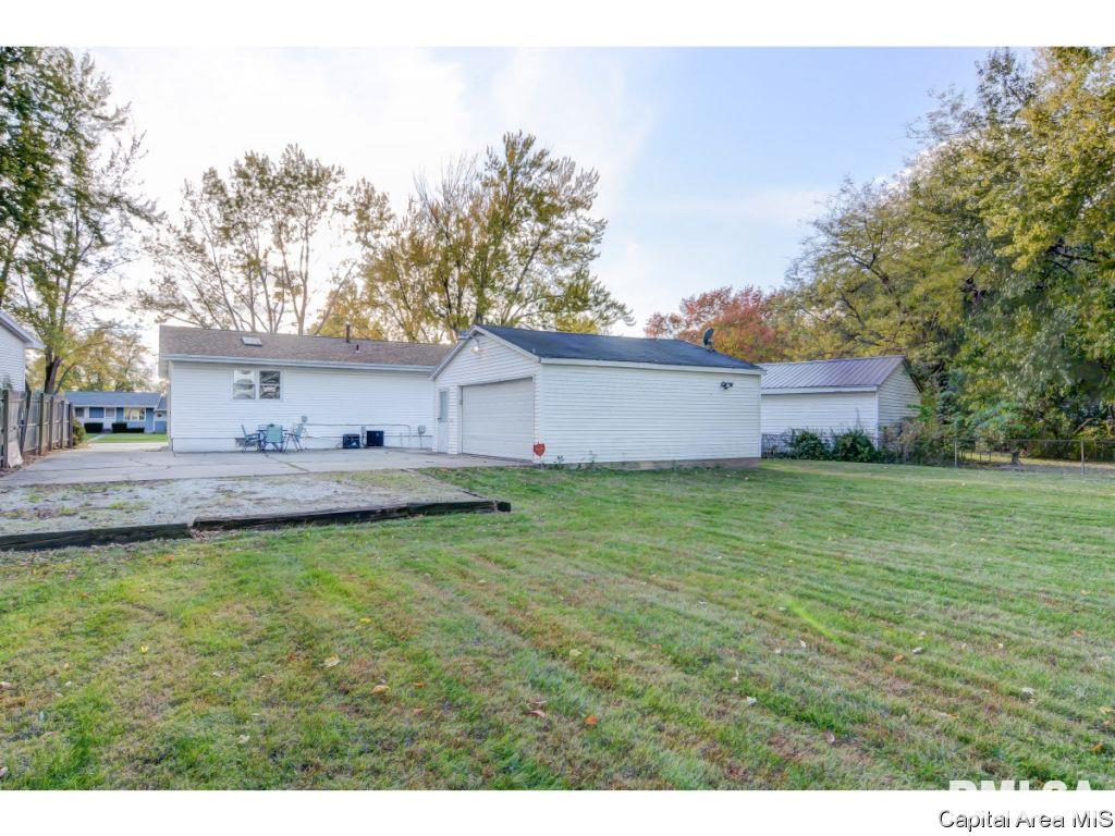 2521 Stokebridge Road Springfield, IL 62702 - Photo 30 of 36