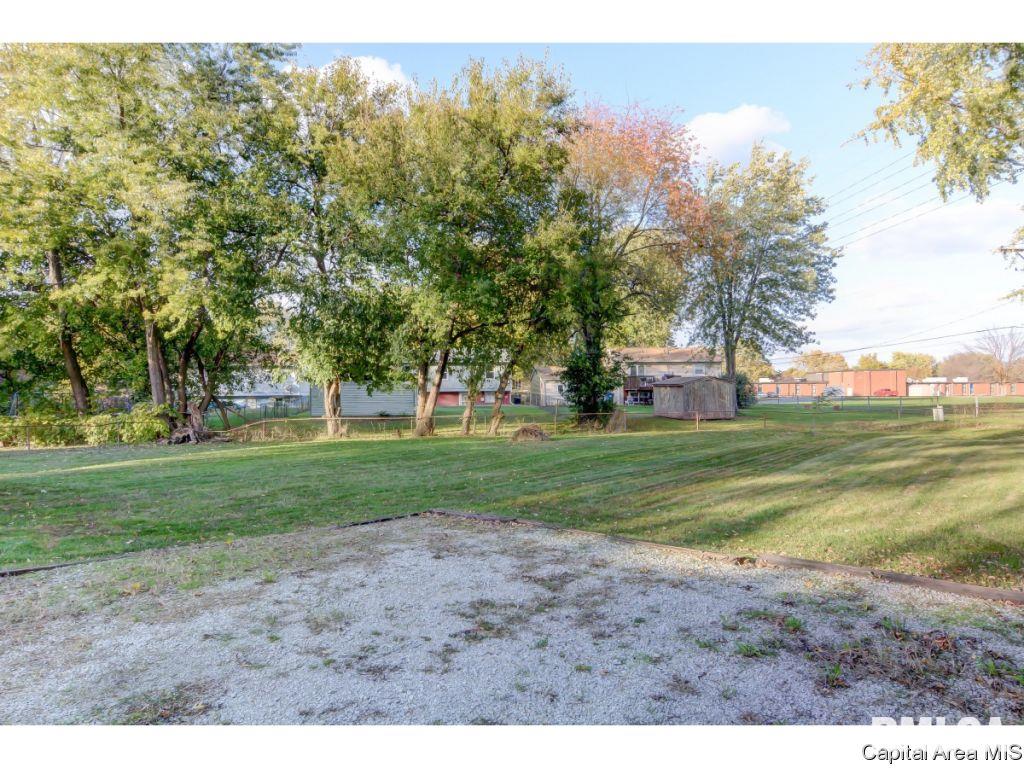 2521 Stokebridge Road Springfield, IL 62702 - Photo 31 of 36