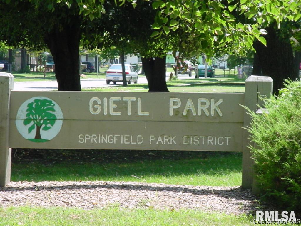 2521 Stokebridge Road Springfield, IL 62702 - Photo 32 of 36