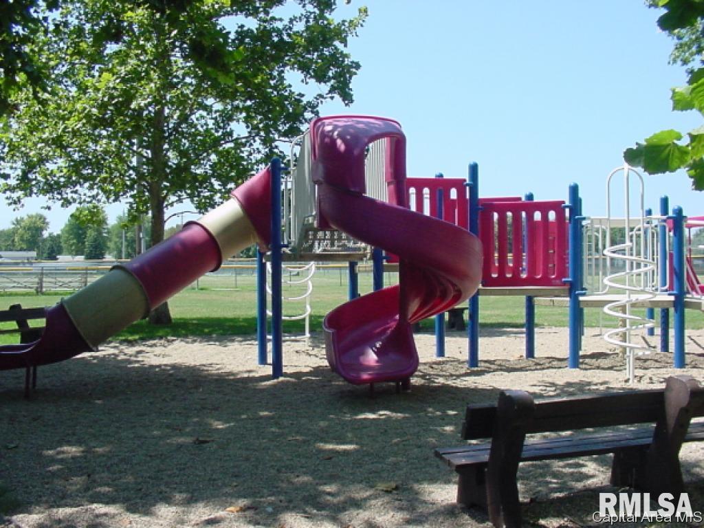 2521 Stokebridge Road Springfield, IL 62702 - Photo 34 of 36