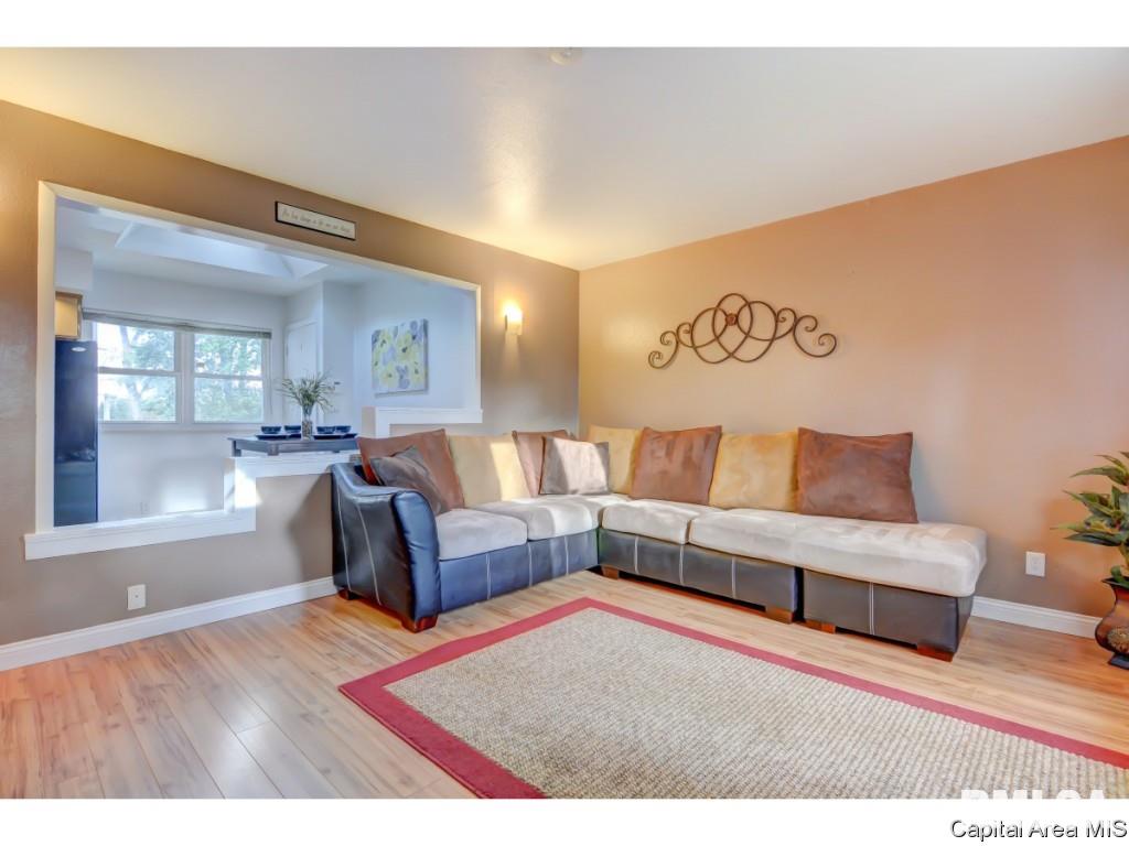 2521 Stokebridge Road Springfield, IL 62702 - Photo 5 of 36