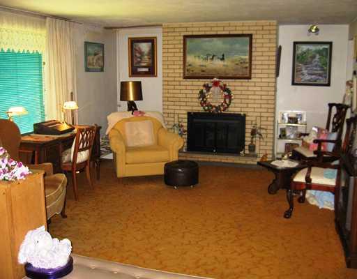 1227 Old Concord Road Monroeville, PA 15146 - Photo 3 of 18 Living Room.