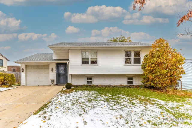$485,000 | 1096 Beechwood Road, Buffalo Grove, IL 60089