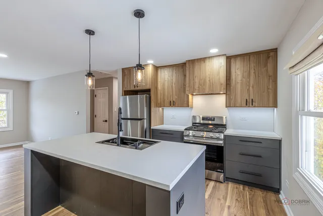 $485,000 | 1096 Beechwood Road, Buffalo Grove, IL 60089