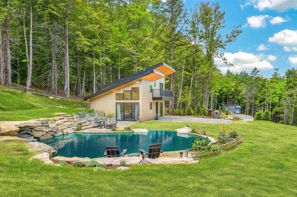 $575,000 | 9 Beaver Pond Lane, Jamaica, VT 05343