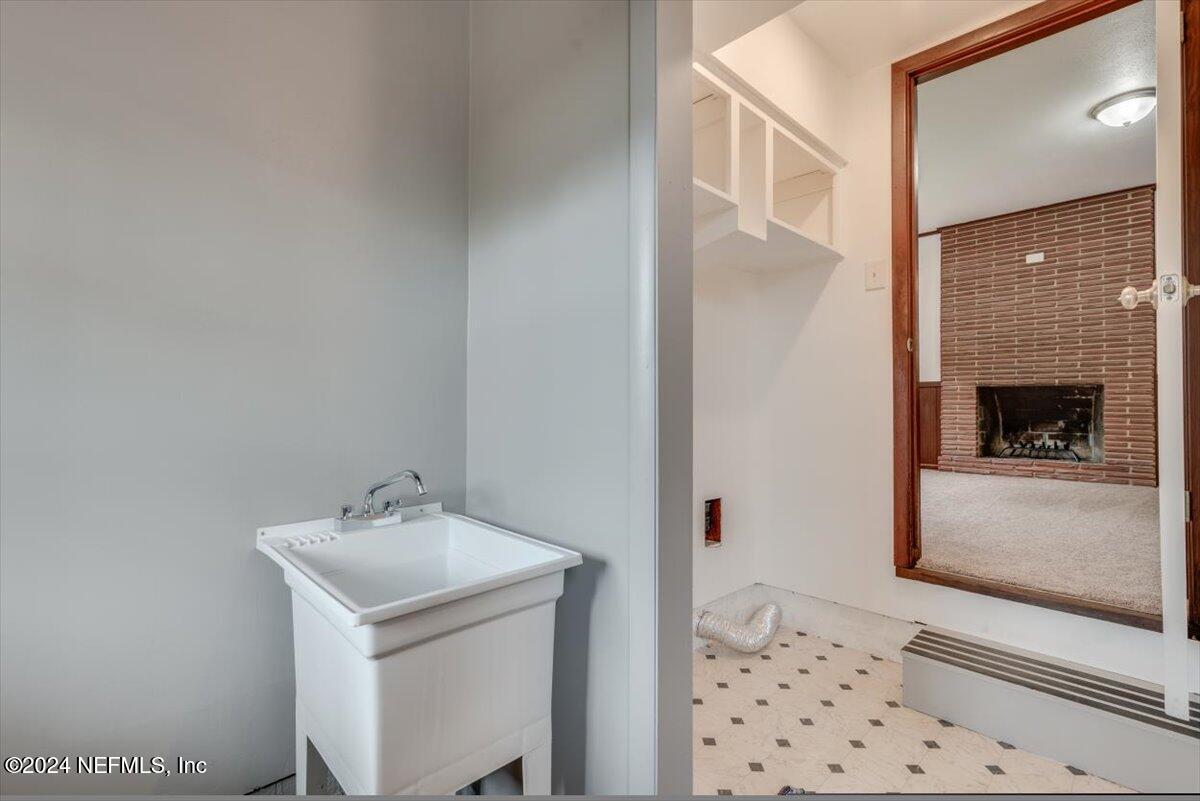 6824 E Road Jacksonville, FL 32216 - Photo 25 of 32 Sink and Laundry