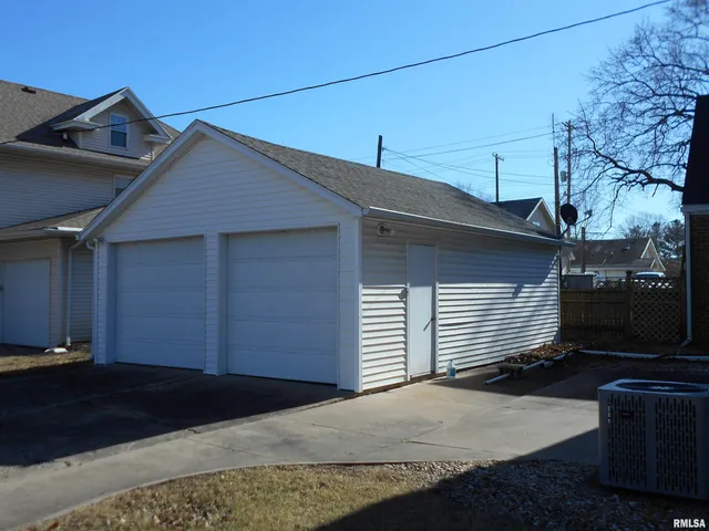 $141,750 | 195 West Hail Street, Bushnell, IL 61422