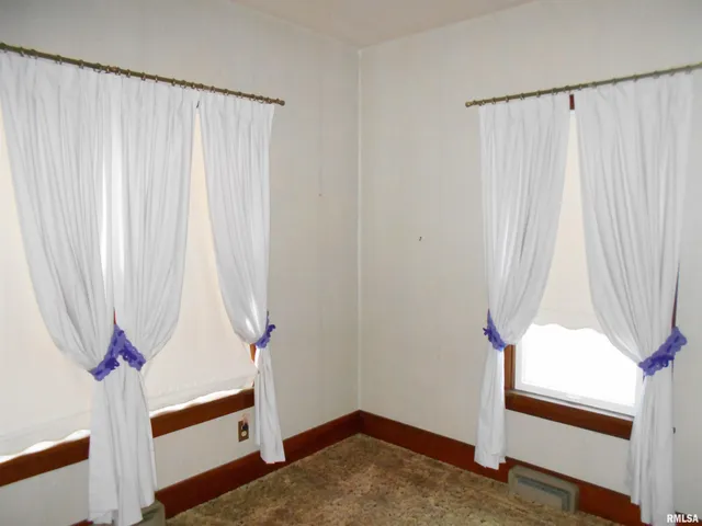 $141,750 | 195 West Hail Street, Bushnell, IL 61422