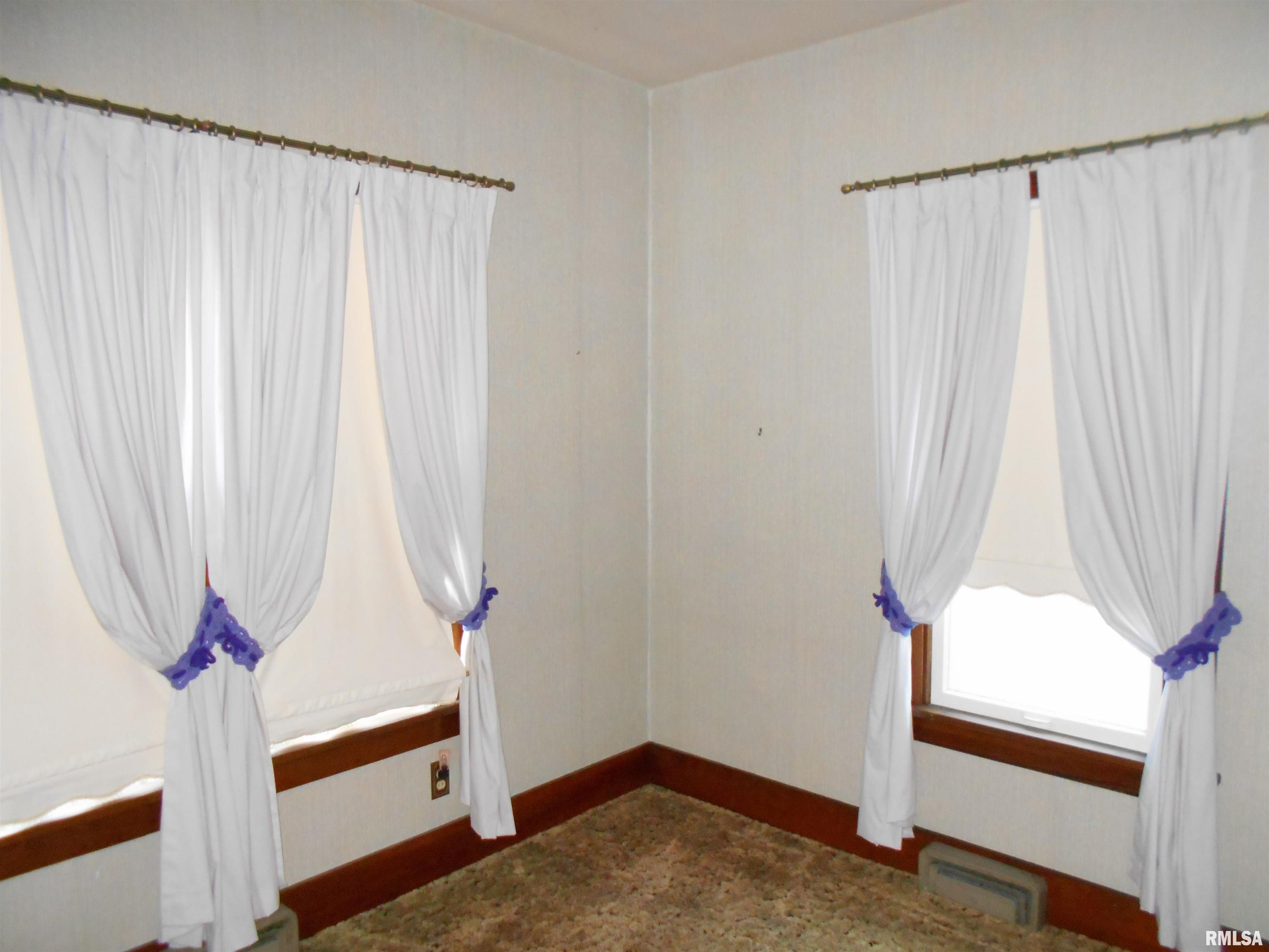 195 West Hail Street Bushnell, IL 61422 - Photo 8 of 15