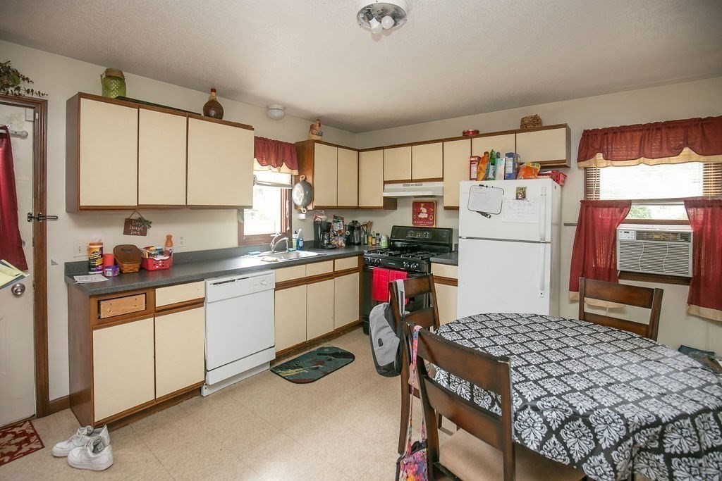 23-25 Silver Street Springfield, MA 01107 - Photo 23 of 33