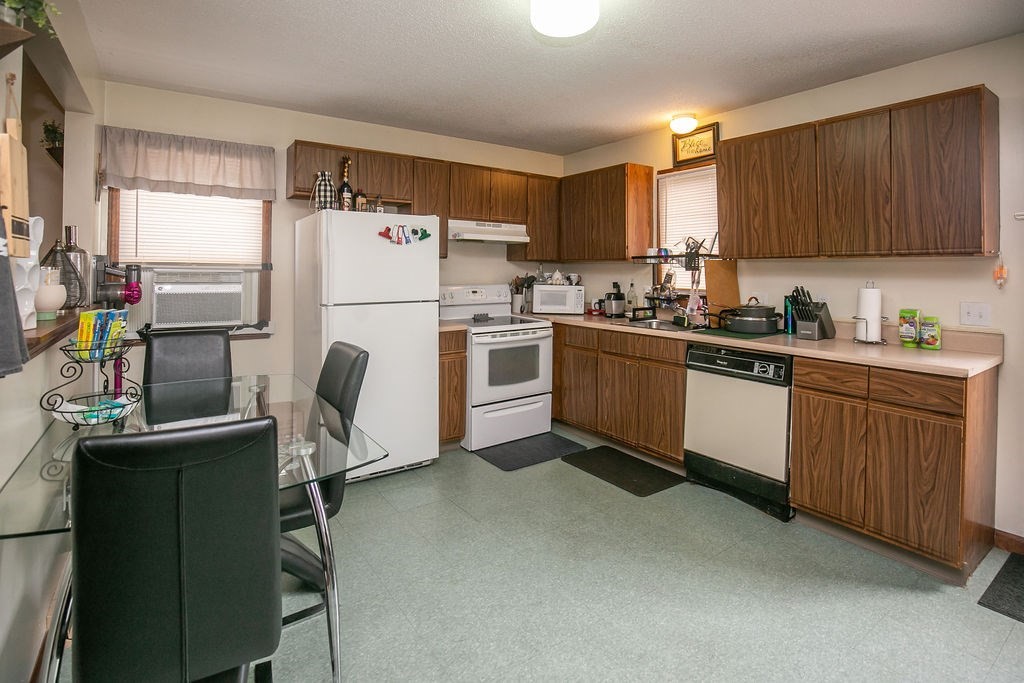 23-25 Silver Street Springfield, MA 01107 - Photo 3 of 33