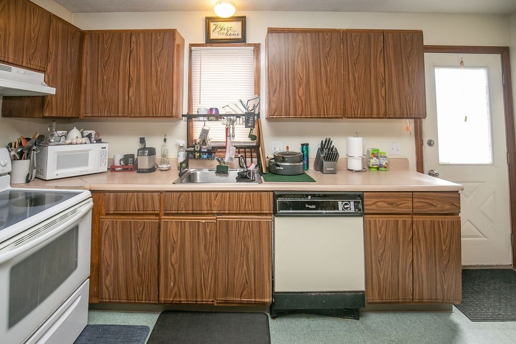 23-25 Silver Street Springfield, MA 01107 - Photo 7 of 33