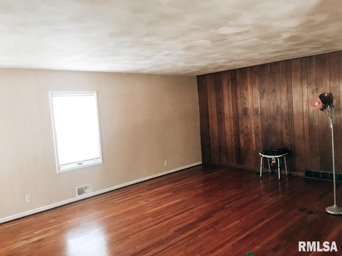 3149 South 1st Street Springfield, IL 62703 - Photo 6 of 13