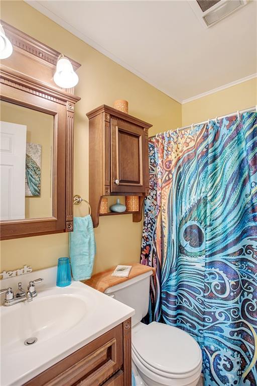 114 Timber Ridge Drive Baden, PA 15005 - Photo 14 of 25 Main bathroom 1st floor