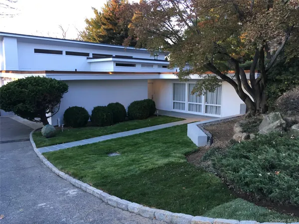 $2,699,000 | 132 Ridgecrest Road, Briarcliff Manor, NY 10510