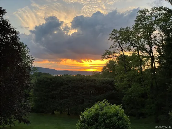 $2,699,000 | 132 Ridgecrest Road, Briarcliff Manor, NY 10510