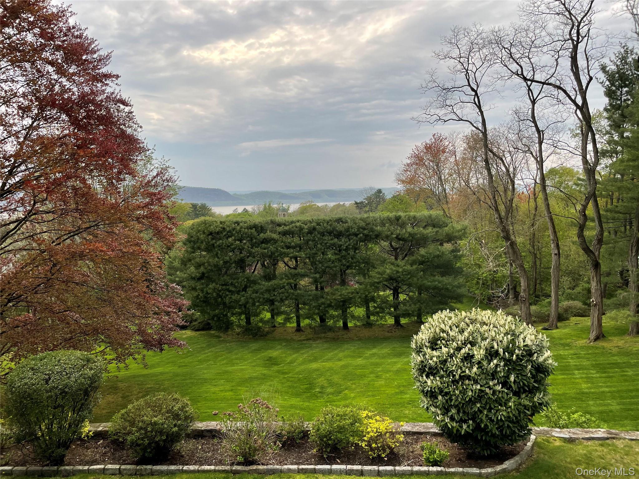 132 Ridgecrest Road Briarcliff Manor, NY 10510 - Photo 46 of 48 a view of a garden