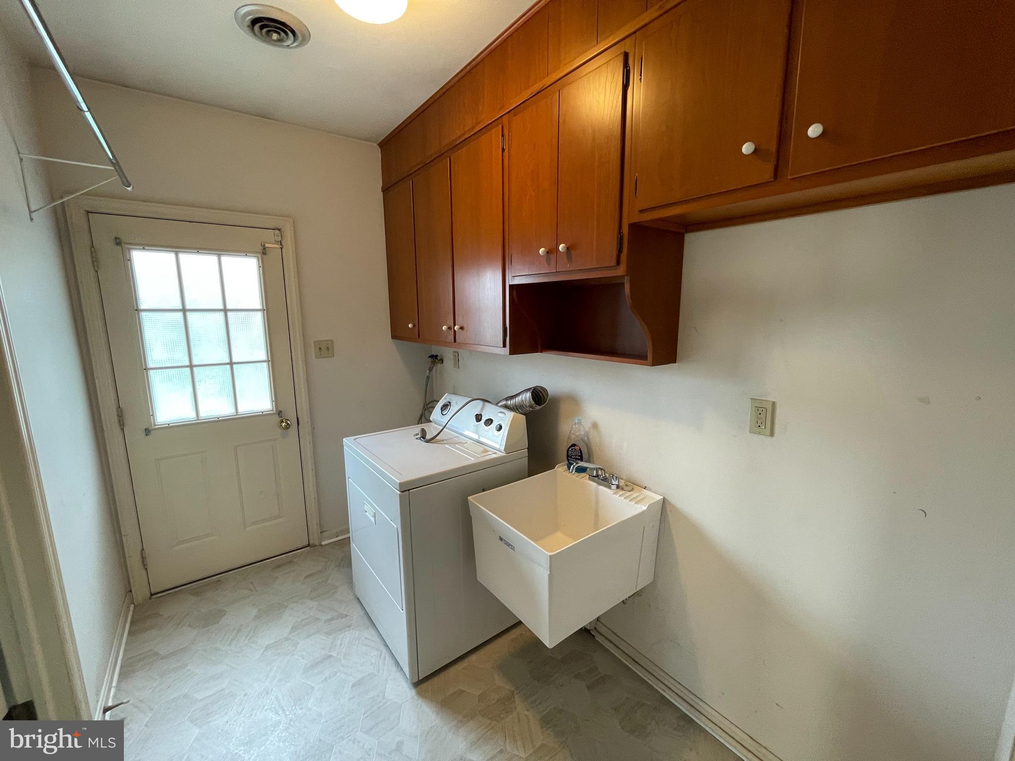 2440 Ellendale Drive Lancaster, PA 17602 - Photo 15 of 28 Gallery Image 15