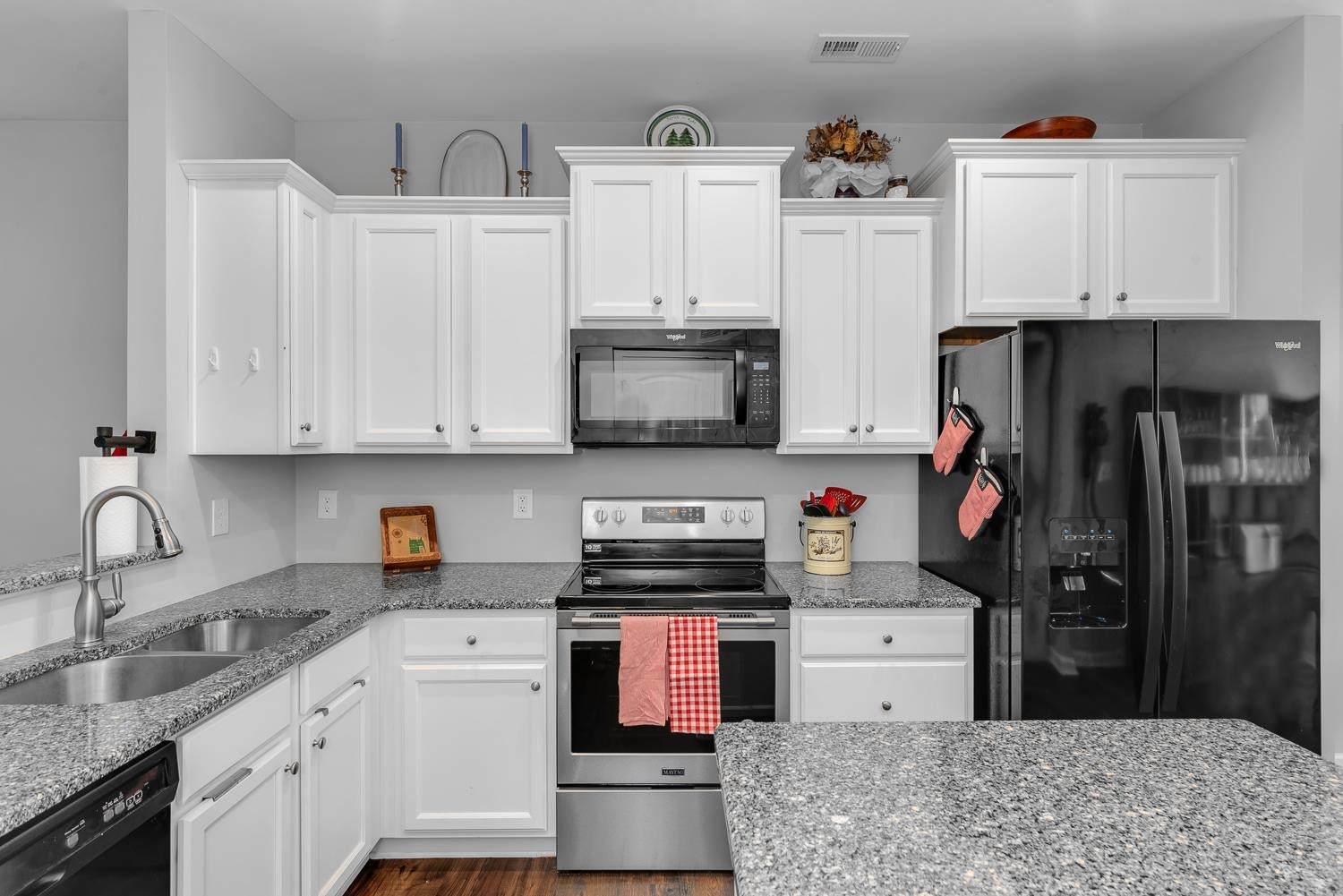 224 Yellow Jacket Ridge Clayton, NC 27520 - Photo 7 of 23 Kitchen