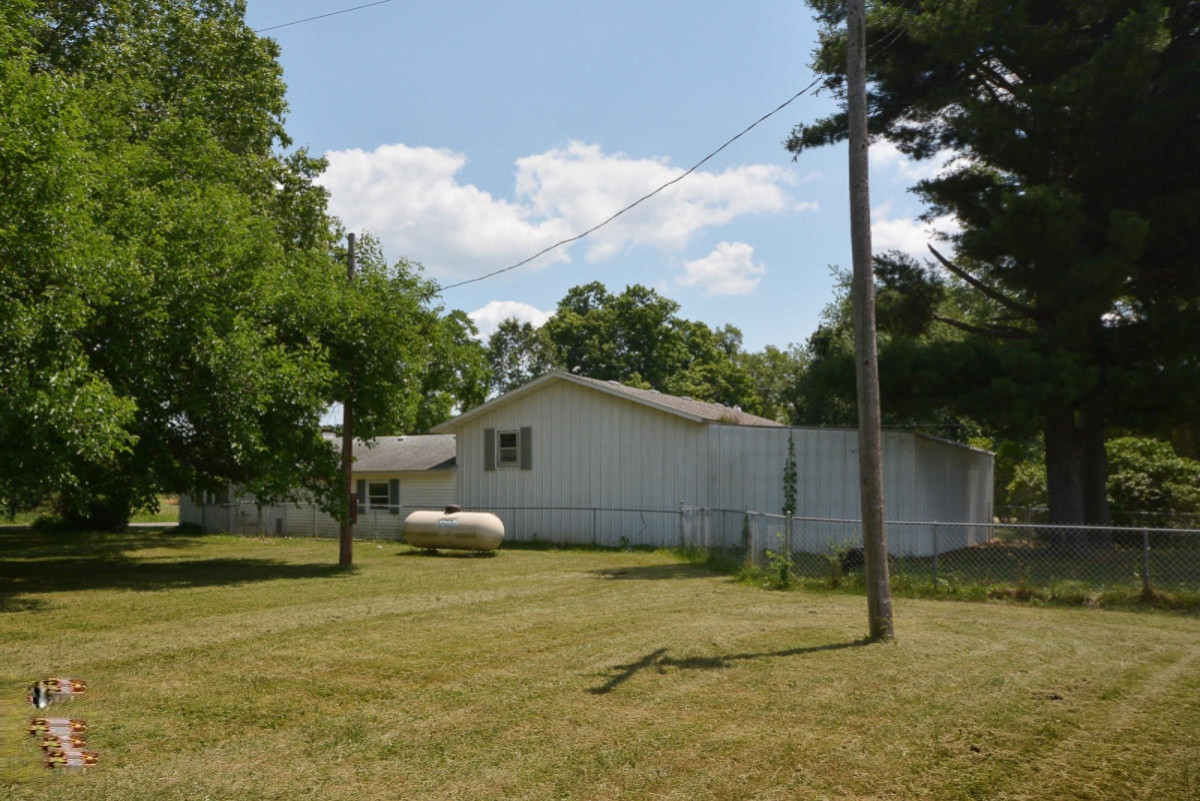 51978 Lang Road Three Rivers, MI 49093 - Photo 19 of 24 51978Lang_23