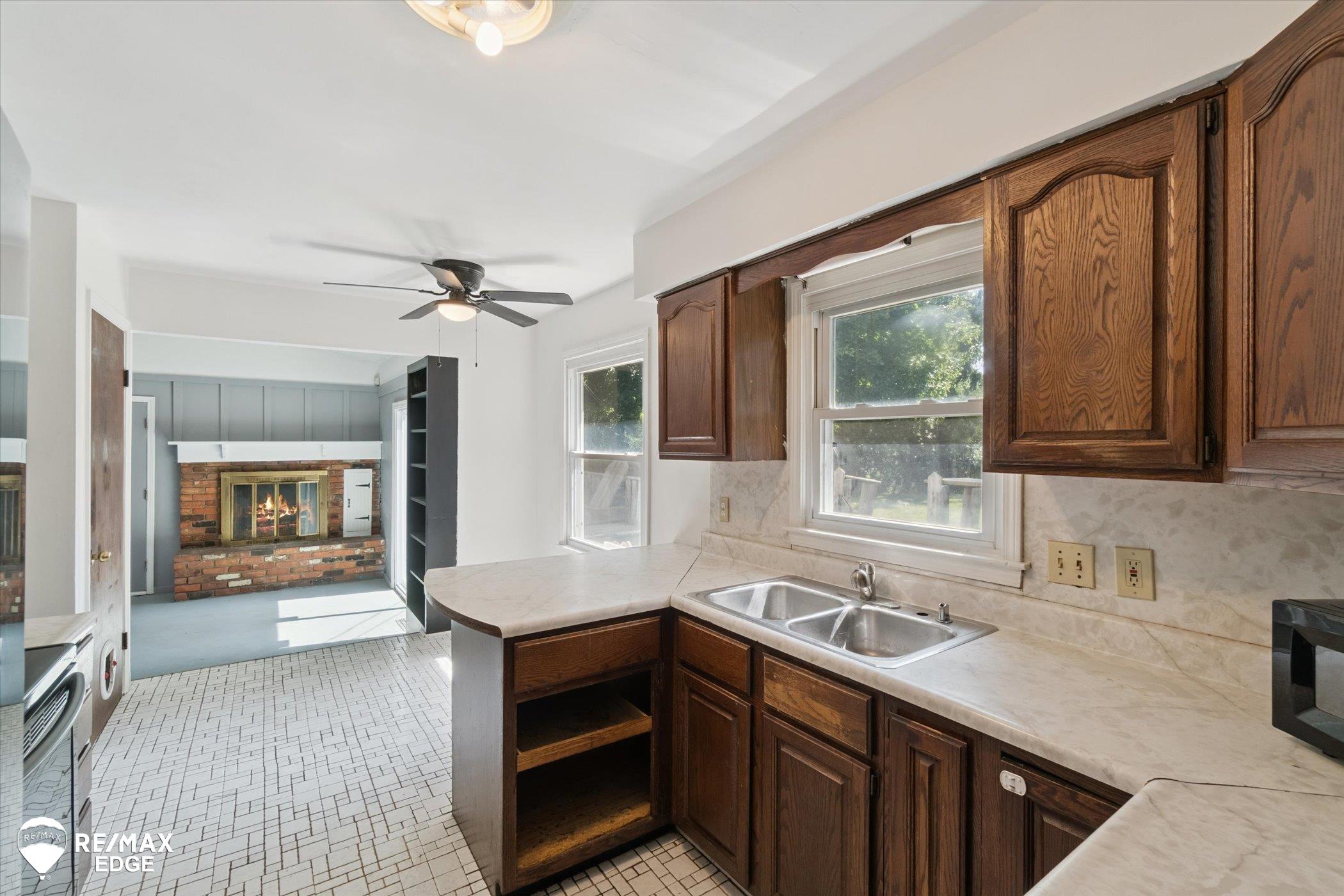 1825 Springfield Street Flint, MI 48503 - Photo 17 of 54 50185018-aef6cf86-92db-4919-88cb-1844ab871fb9.JPG