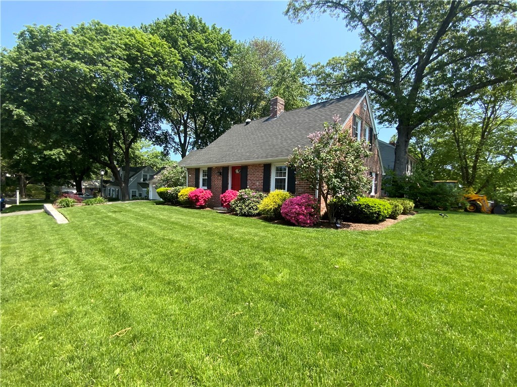 4 Birch Road Lincoln, RI 02865 - Photo 2 of 25 Gallery Image 2