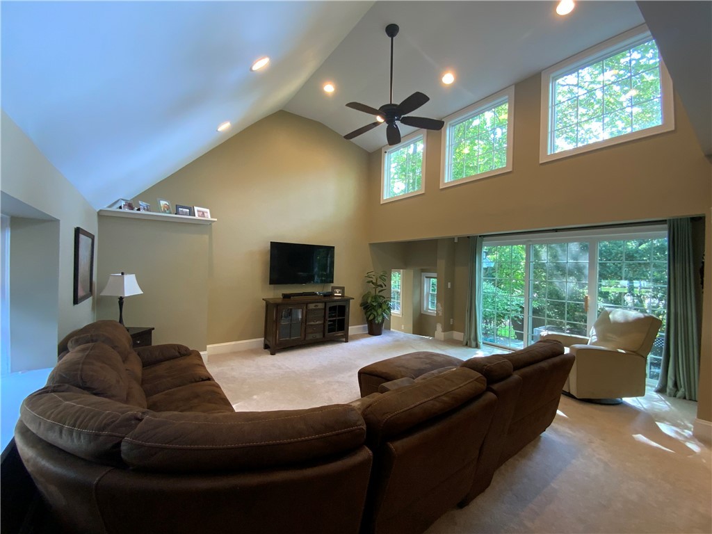 4 Birch Road Lincoln, RI 02865 - Photo 3 of 25 Gallery Image 3
